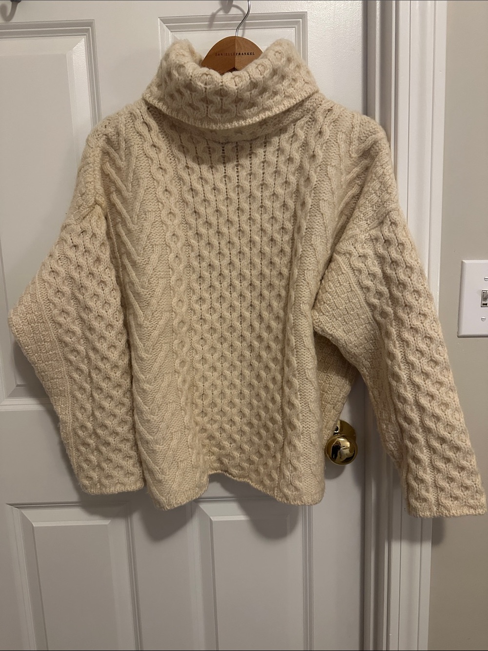 Cream Cable Knit Turtleneck Sweater - Women - 100% Wool - Inis Crafts